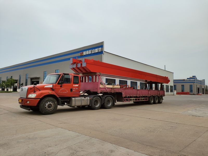 電動葫蘆橋式起重機 3臺 LH5t-17m 制作完成，發(fā)往河南漯河交付客戶使用。