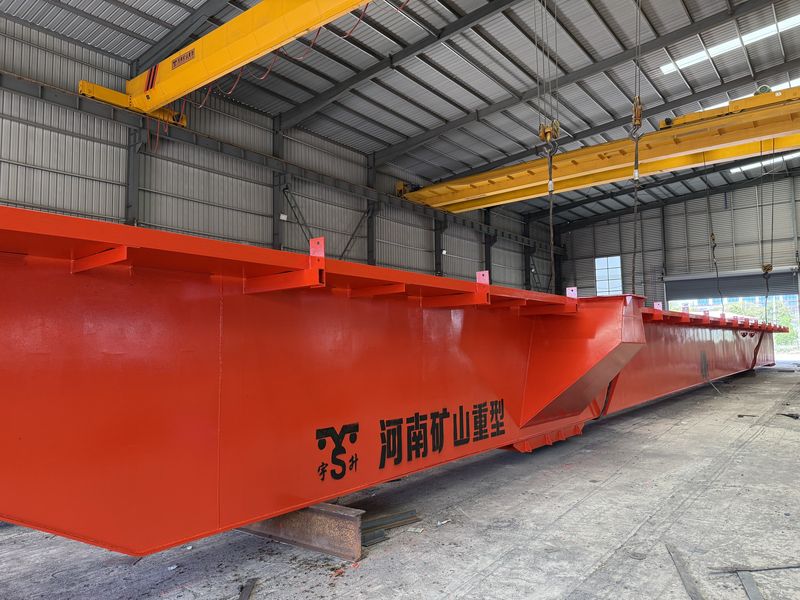 河北邯鄲某鋼鐵貿(mào)易商，2025年已在我公司采購四臺MG通用門式起重機，我公司根據(jù)客戶的實際使用工況，按需設計制作，滿足客戶的要求。